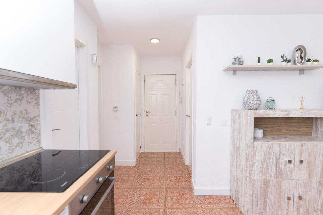 Sea View, Newly Renovated, 2 Bedrooms Apartment In Costa Adeje Экстерьер фото